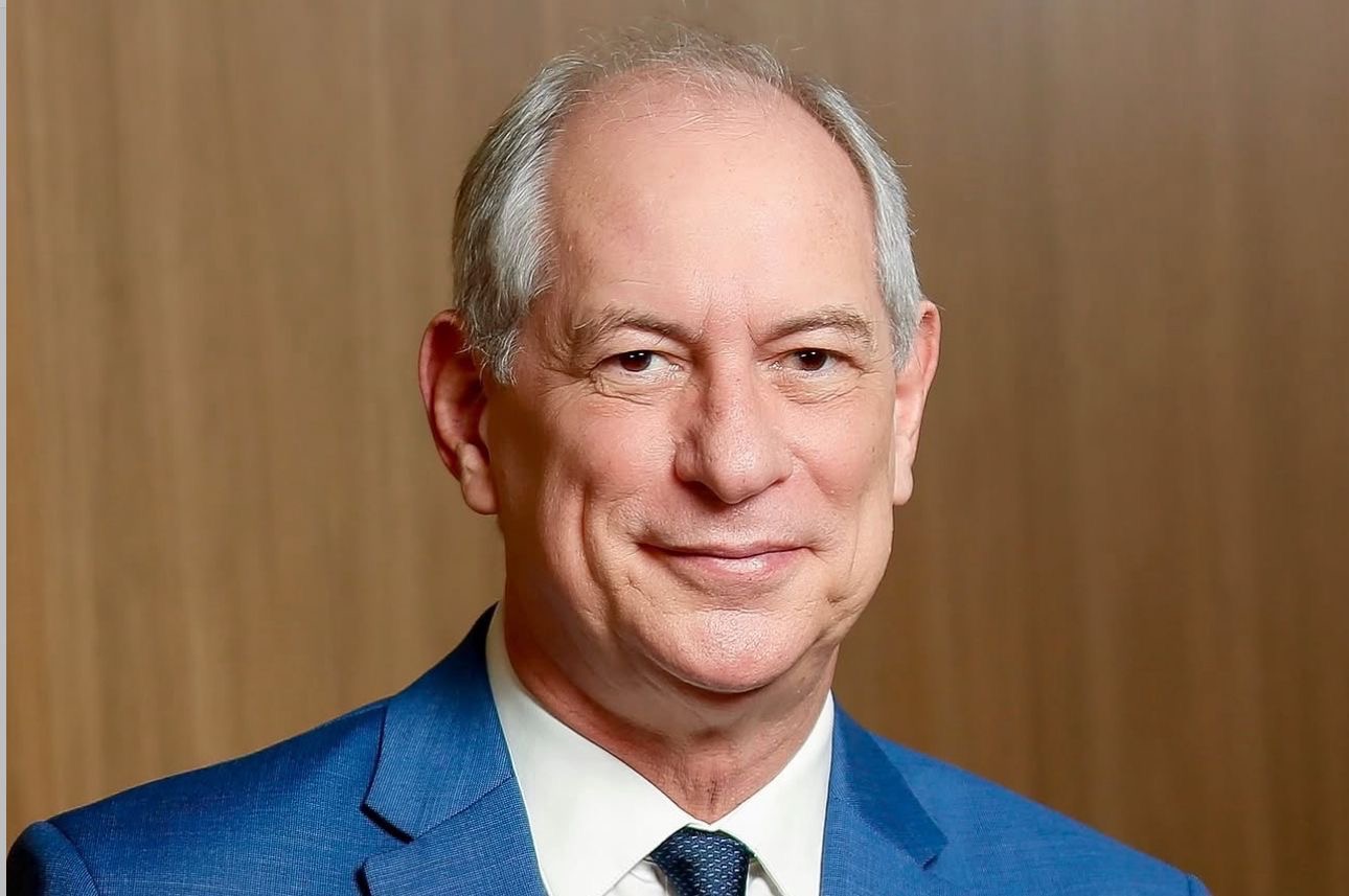 CIRO GOMES DIZ QUE SEGUE NA DISPUTA NO CEARÁ E AFIRMA: “PERMANEÇO NA LUTA”