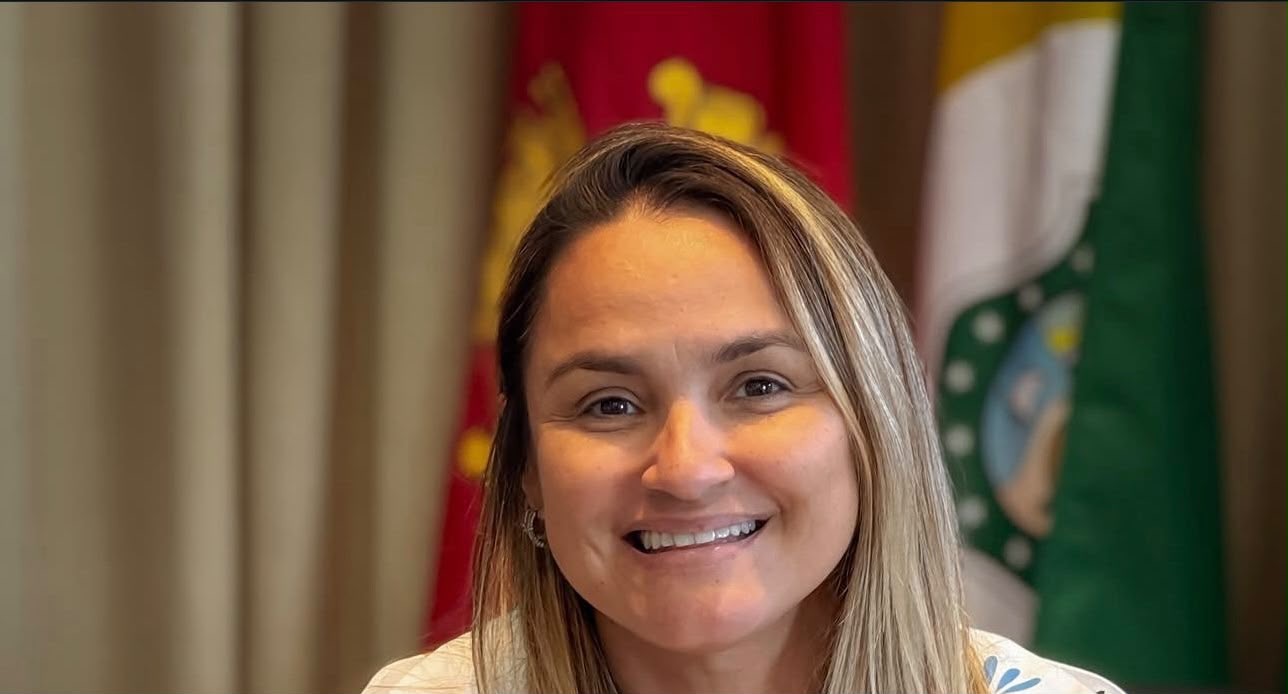 PREFEITA ROBERTA É ELEITA ENTRE AS MELHORES PREFEITAS DO CEARÁ